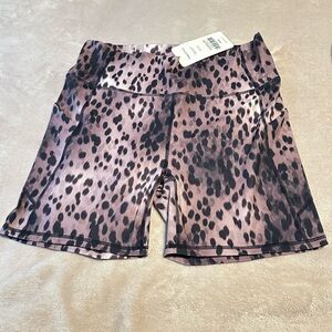 Fabletics Spotted Leopard Print Women's Shorts